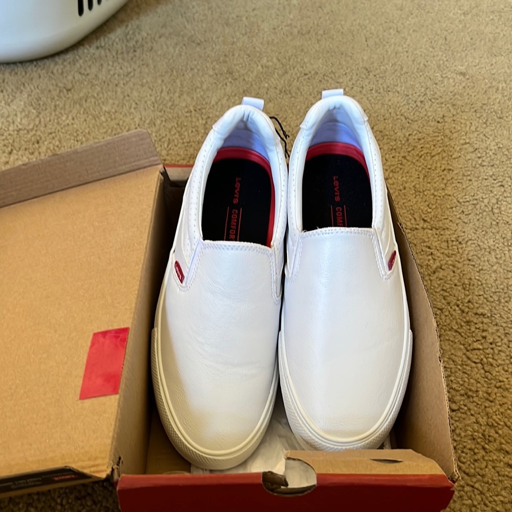 NEW LEVI'S women's naya slip-on ct canvas sneaker in white/white